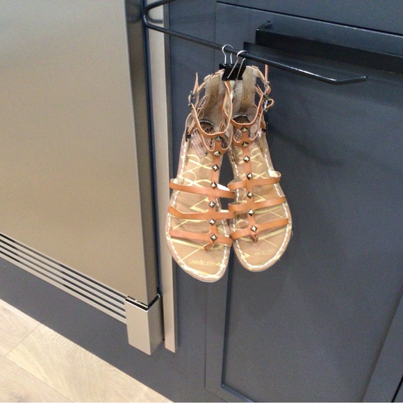 Sam & Libby Gladiator Flip Flop Sandals, Size 6, EUC - Picture 4 of 6